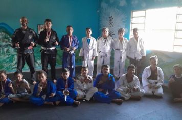 CRIANÇAS E ADOLESCENTES ANDRADENSES ASSISTIDOS PELO CRAS PARTICIPAM DE CAMPEONATO DE JIU JITSU