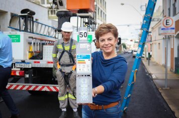 PREFEITA MARGOT PIOLI ACOMPANHA O INÍCIO DA SUBSTITUIÇÃO DA ILUMINAÇÃO PÚBLICA POR LÂMPADAS DE LED EM ANDRADAS