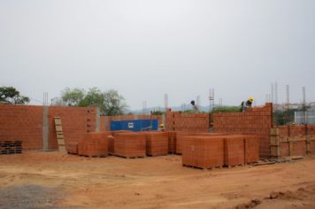 OBRAS DA NOVA ESCOLA MUNICIPAL “DR. DELVO STIVANIN” SEGUEM AVANÇANDO EM ANDRADAS