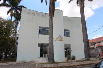 TEATRO MUNICIPAL: MEMBROS DO CONSELHO MUNICIPAL DE CULTURA APROVAM O PROJETO DE REFORMA DO PRÉDIO