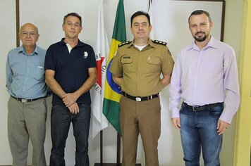 Prefeito e presidente do Consep se reúnem com Coronel em Poços de Caldas.