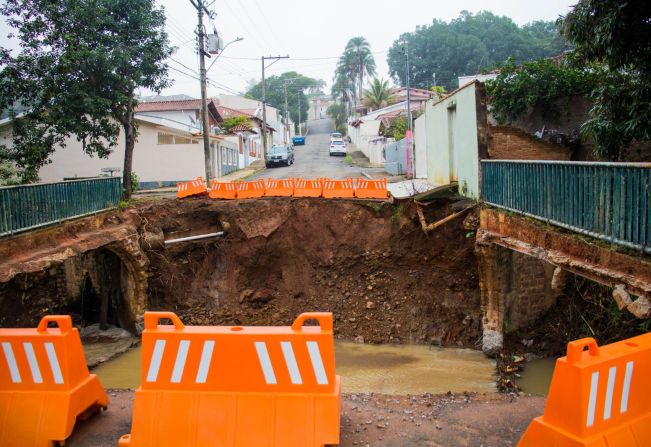 PREFEITURA DE ANDRADAS INVESTE NA CONSTRUÇÃO DE NOVA PONTE NO JARDIM BELA VISTA