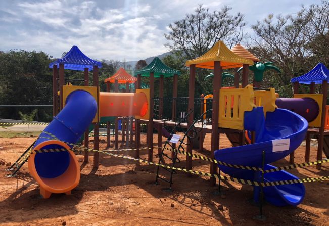 PREFEITURA DE ANDRADAS INVESTE NA INSTALAÇÃO DE PLAYGROUND NO PARQUE MUNICIPAL “RICARDO SASSERON”