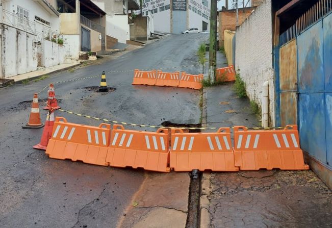 COMUNICADO: TRECHO DA RUA DOS LOBO NO JARDIM PANORAMA É INTERDITADO!