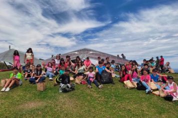 ALUNOS DA ESCOLA MUNICIPAL “DOS GONÇALVES” CONHECERAM O PICO DO GAVIÃO