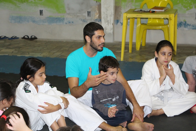 Troca de faixas de Karatê dos alunos do Centro de Convivência